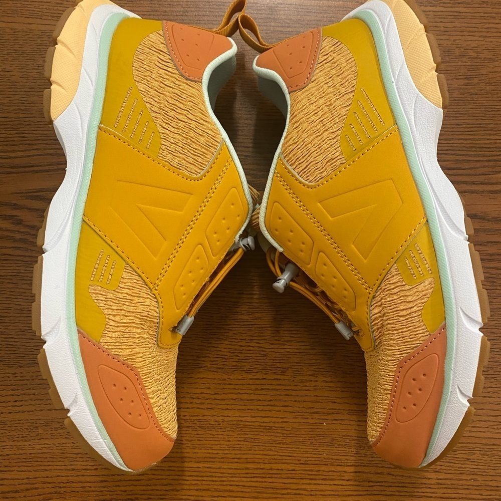 NWOB Vionic Drift Deon VIO-Flex Insole Active Sneaker Size 6.5